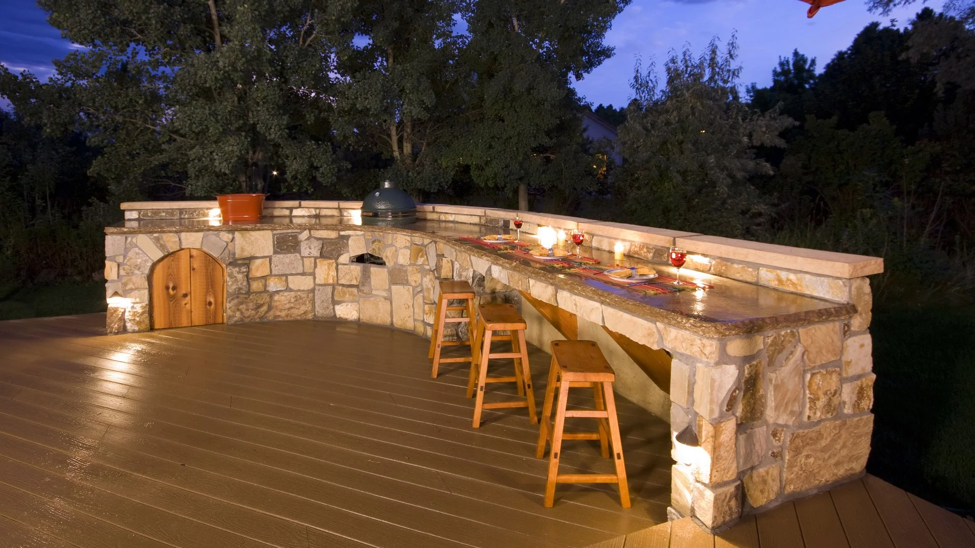 What to Consider When Planning the Layout of Your Outdoor Kitchen