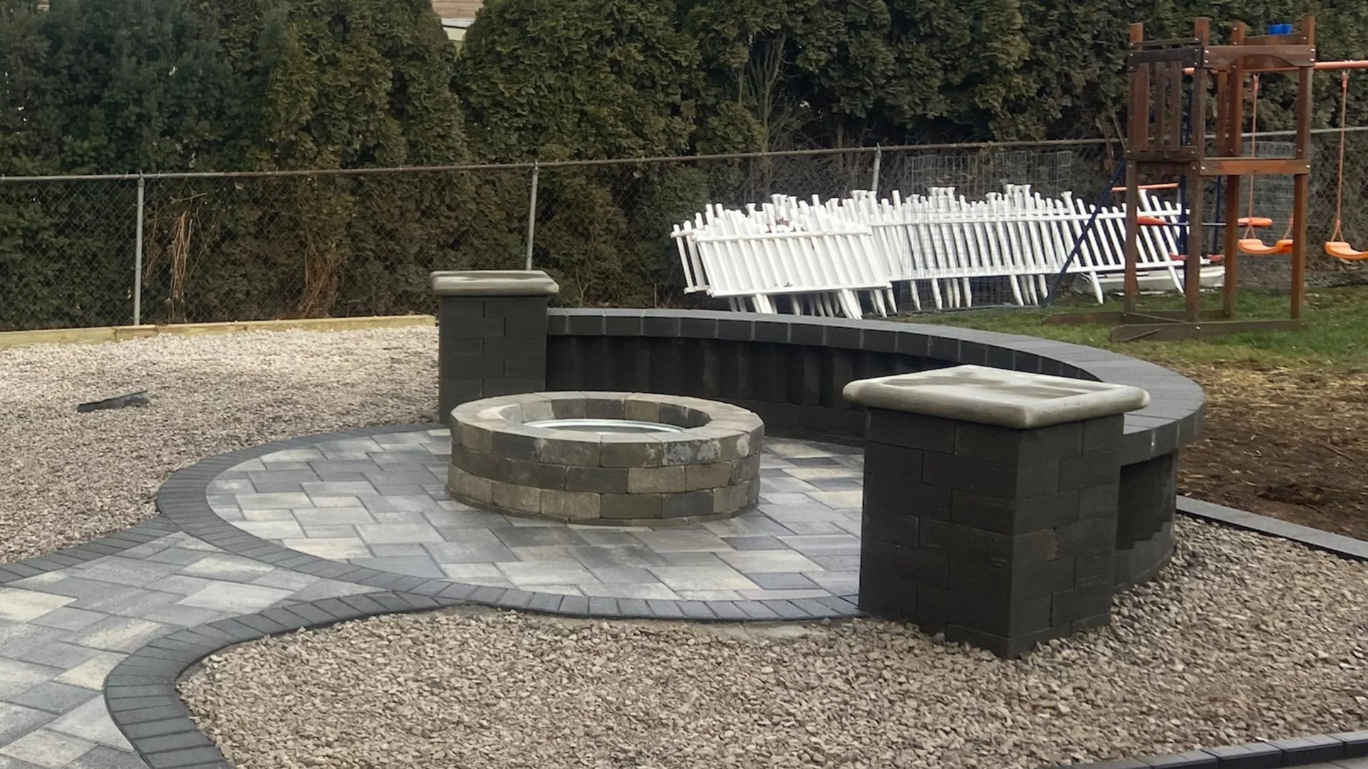 Should You Custom Design a New Fire Pit or Use a Kit?