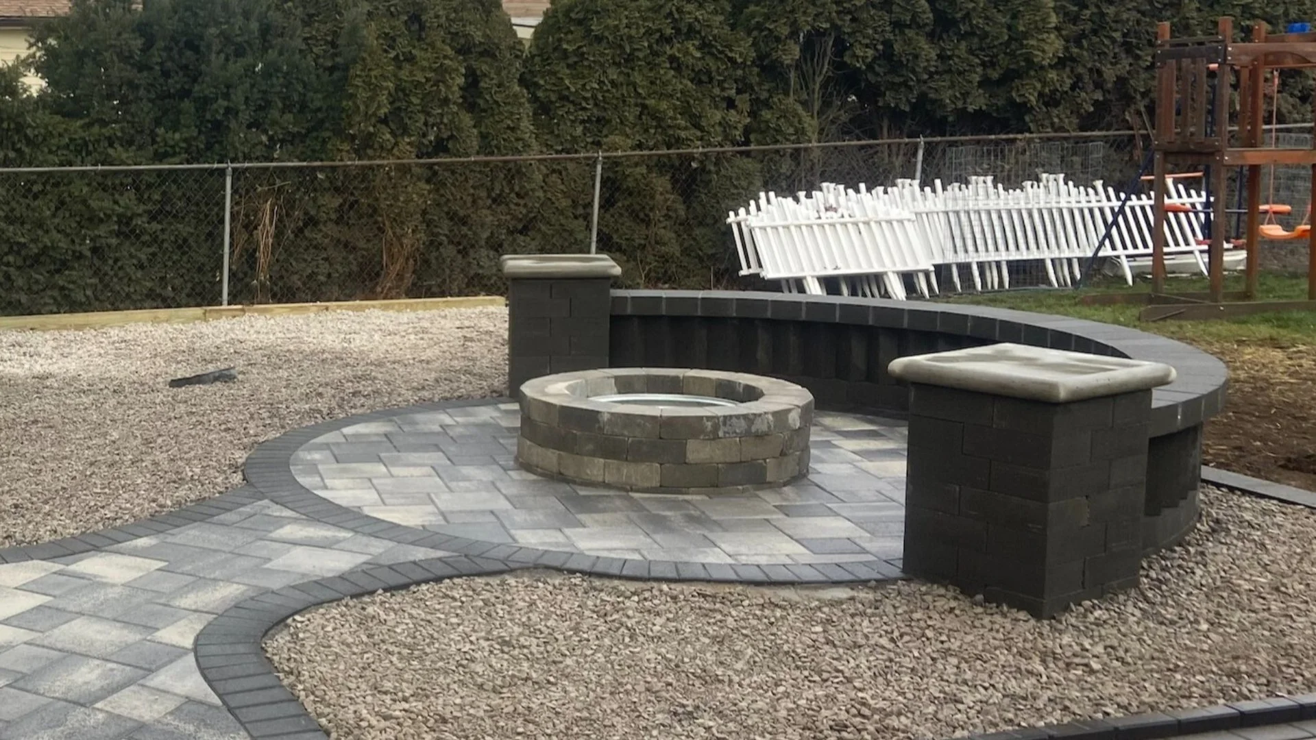 Gas Fire Pits vs Wood Fire Pits: Which Provides More Heat?