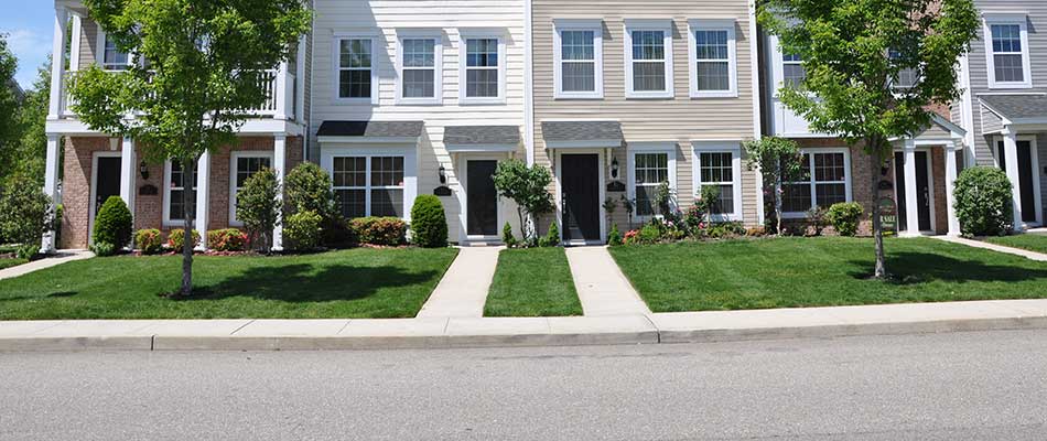 Townhomes with regular lawn care and landscape maintenance in Macomb, MI.